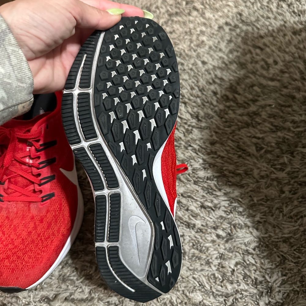 Nike Red Running Sneakers with White Swoosh - Picture 4 of 5